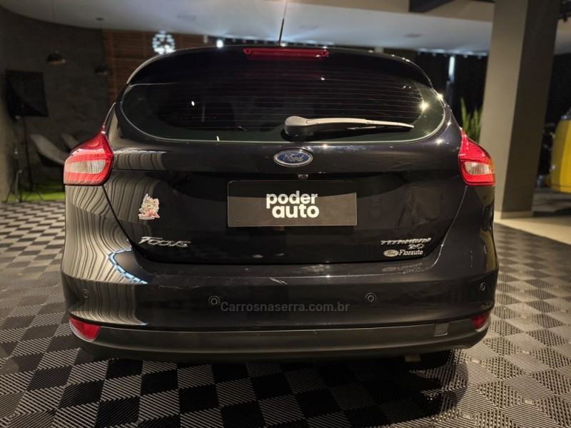 FOCUS 2.0 TITANIUM HATCH 16V FLEX 4P AUTOMÁTICO - 2017 - FARROUPILHA