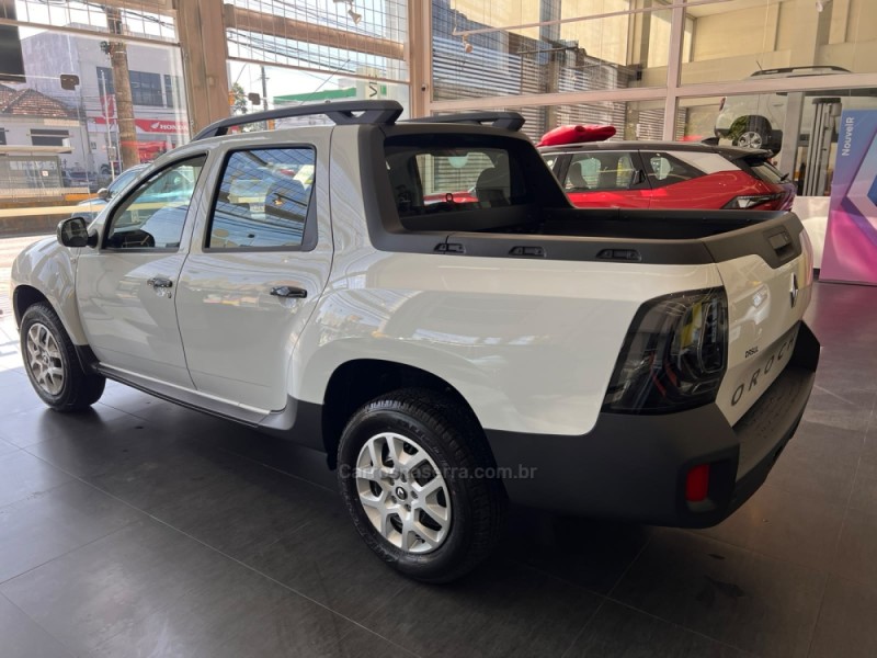OROCH 1.6 16V SCE INTENSE FLEX 4P MANUAL - 2027 - CAXIAS DO SUL