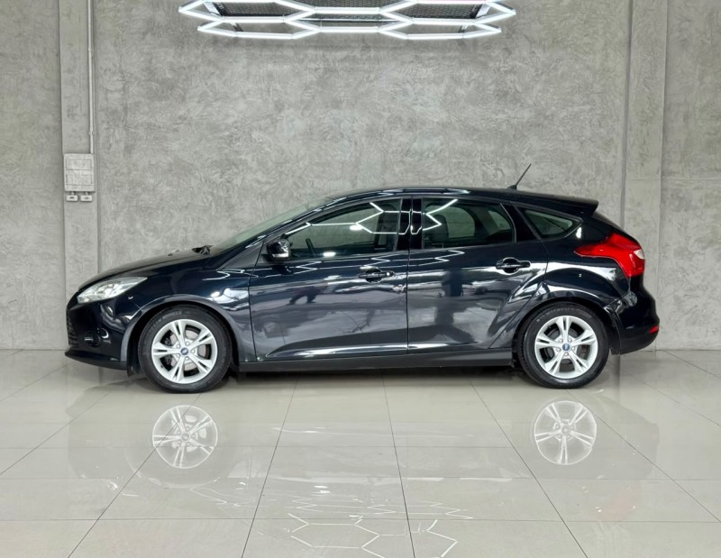 FOCUS 1.6 SE PLUS 16V FLEX 4P MANUAL - 2014 - CAXIAS DO SUL