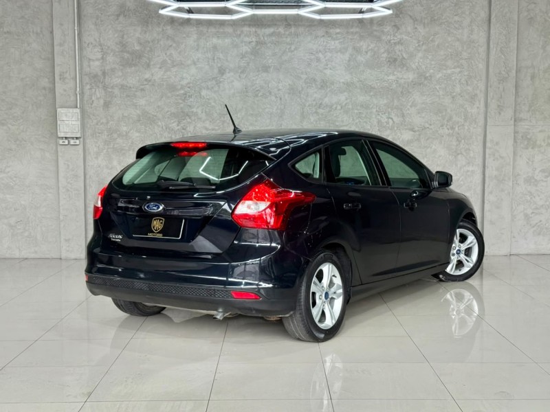 FOCUS 1.6 SE PLUS 16V FLEX 4P MANUAL - 2014 - CAXIAS DO SUL