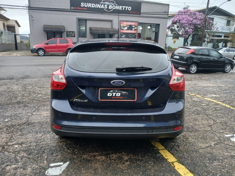 FOCUS 1.6 S 16V FLEX 4P MANUAL - 2015 - FARROUPILHA