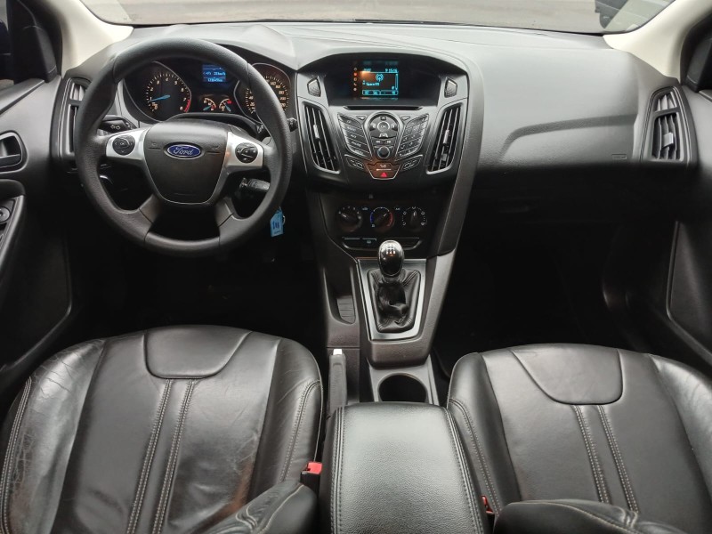 FOCUS 1.6 S 16V FLEX 4P MANUAL - 2015 - FARROUPILHA