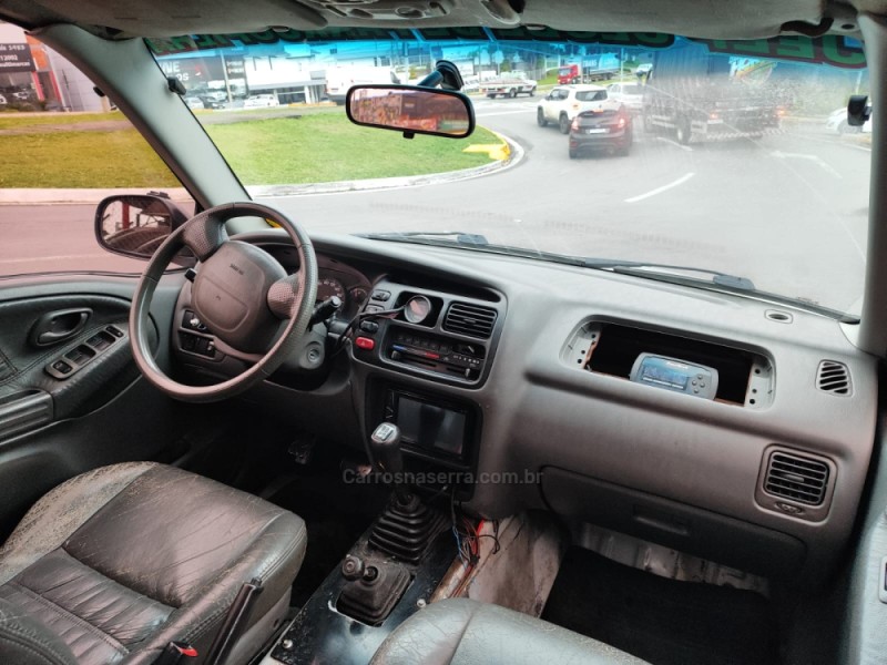 VITARA 2.0 JLX 4X4 V6 GASOLINA 4P MANUAL - 2001 - FARROUPILHA