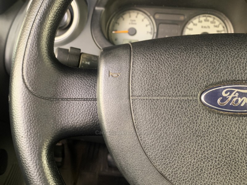 FIESTA 1.0 MPI PERSONNALITÉ 8V FLEX 4P MANUAL - 2003 - PORTO ALEGRE