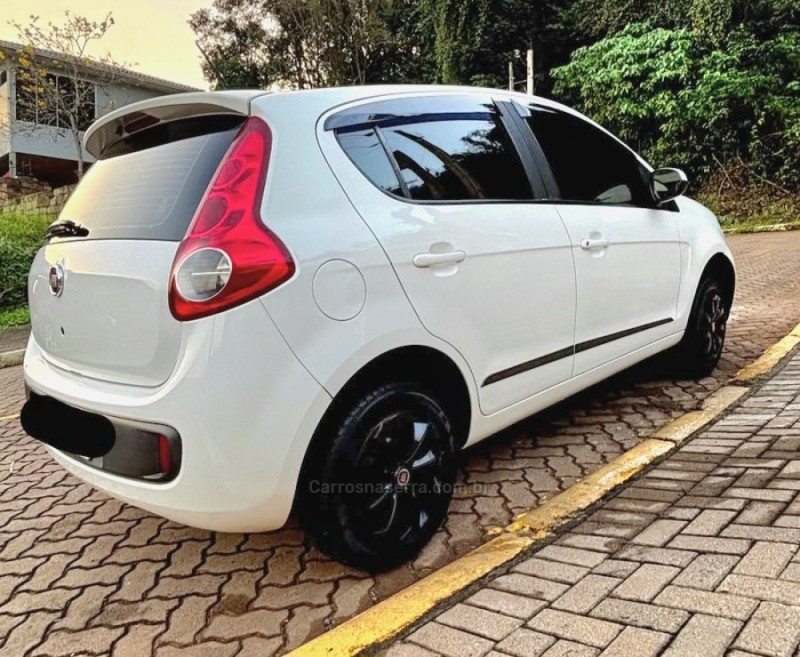 PALIO 1.4 MPI ATTRACTIVE 8V FLEX 4P MANUAL - 2013 - FARROUPILHA