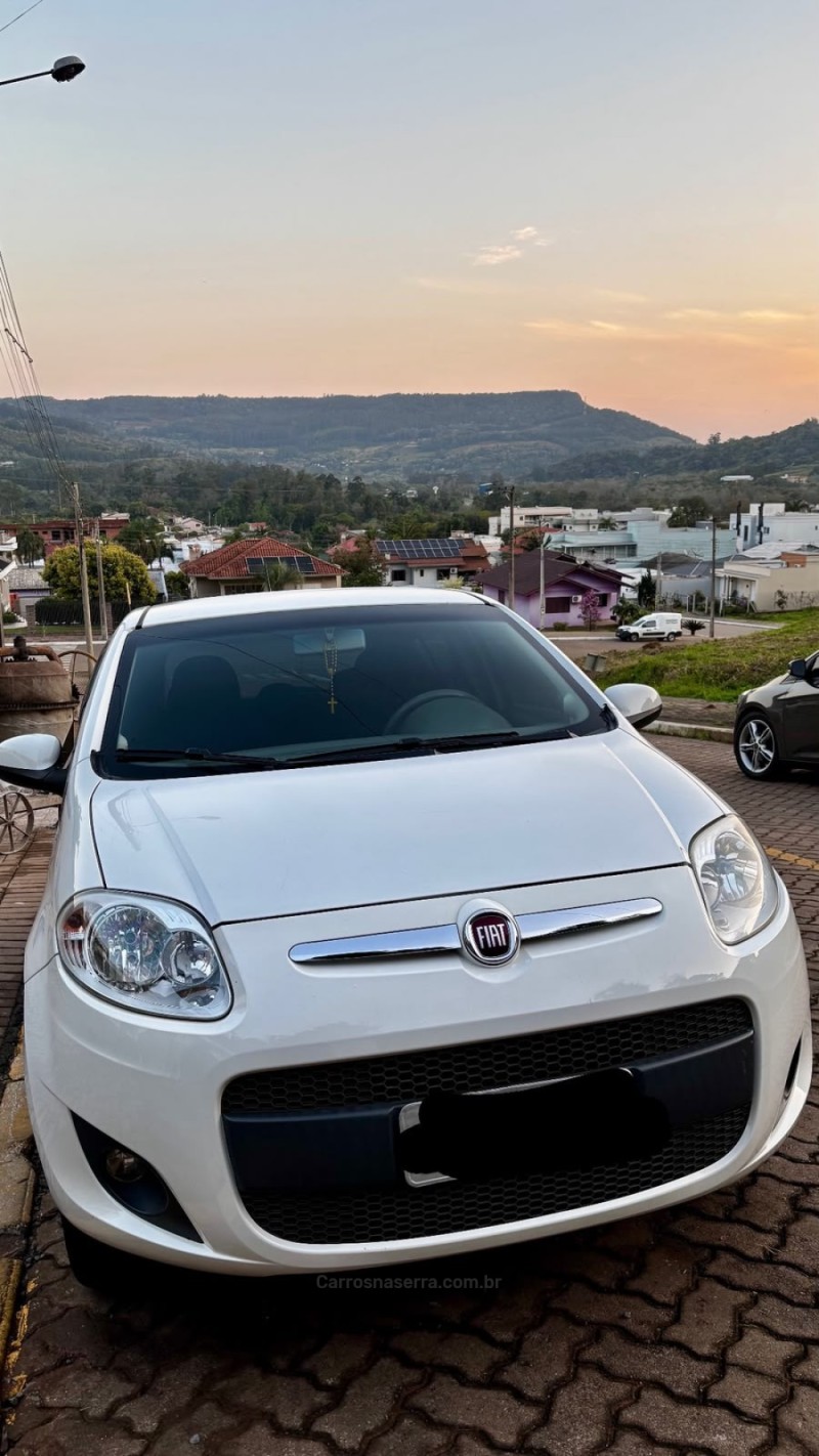 PALIO 1.4 MPI ATTRACTIVE 8V FLEX 4P MANUAL - 2013 - FARROUPILHA