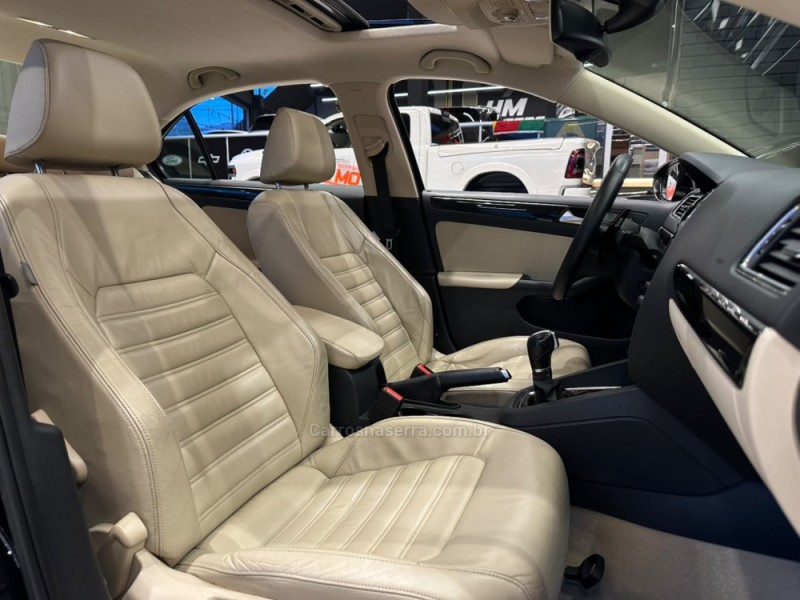 JETTA 2.0 TSI HIGHLINE 211CV GASOLINA 4P DSG - 2016 - CAXIAS DO SUL