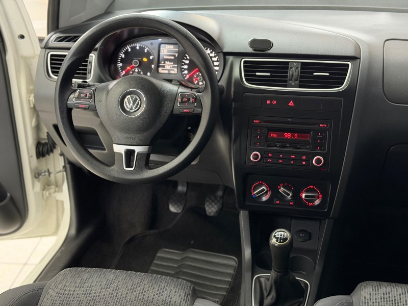FOX 1.6 MI ITREND 8V FLEX 4P MANUAL - 2013 - CAXIAS DO SUL