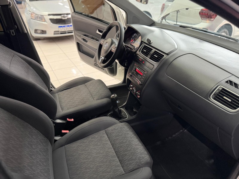 FOX 1.6 MI ITREND 8V FLEX 4P MANUAL - 2013 - CAXIAS DO SUL