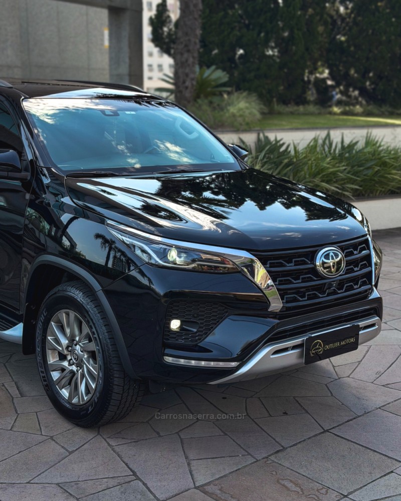 HILUX SW4 2.8 SRX 4X4 7 LUGARES 16V TURBO INTERCOOLER DIESEL 4P AUTOMÁTICO - 2024 - NOVO HAMBURGO