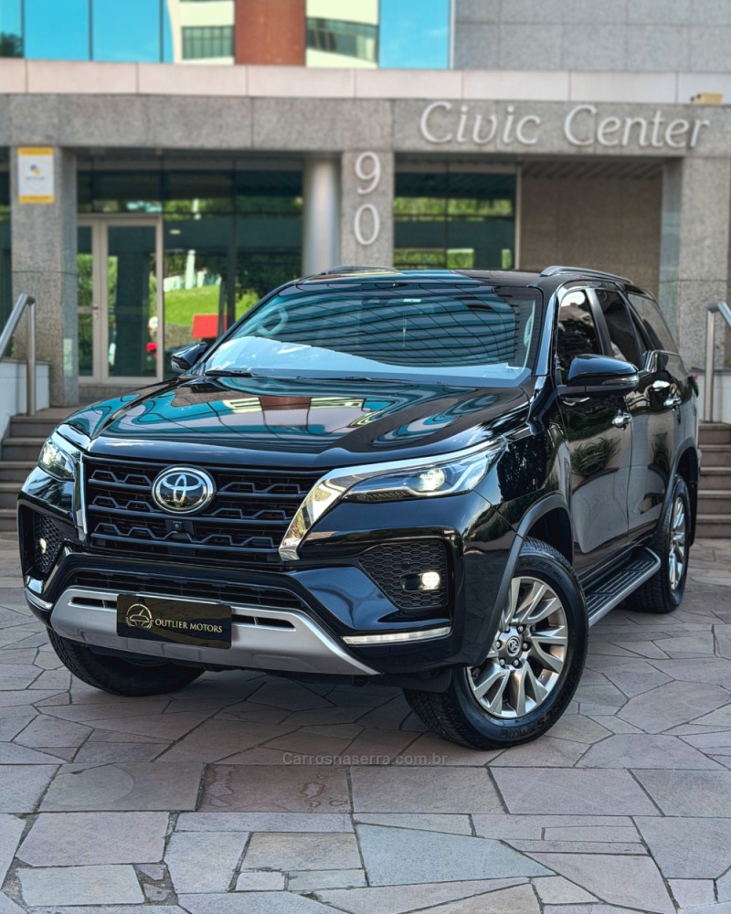 hilux sw4 2.8 srx 4x4 7 lugares 16v turbo intercooler diesel 4p automatico 2024 novo hamburgo