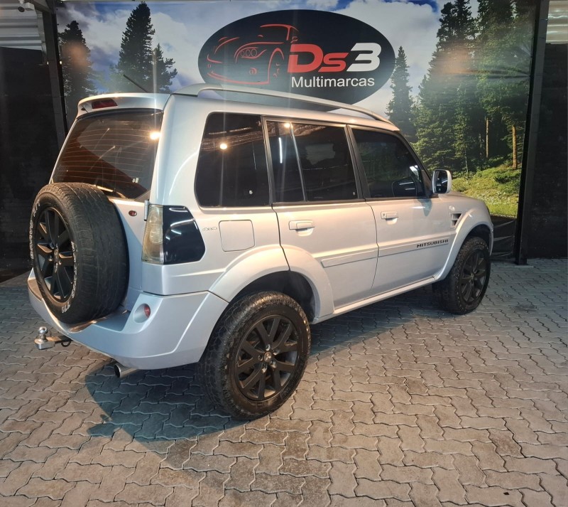 PAJERO TR4 2.0 4X4 16V 140CV FLEX 4P MANUAL - 2010 - CAXIAS DO SUL
