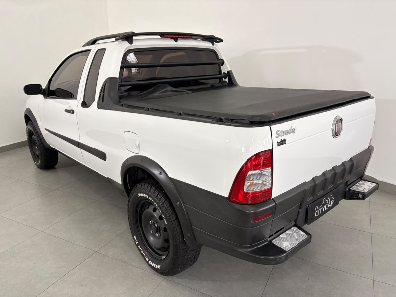 STRADA 1.4 MPI FIRE CE 8V FLEX 2P MANUAL - 2011 - FARROUPILHA