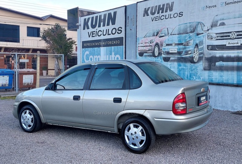 CLASSIC 1.0 VHC LIFE 8V FLEX 4P MANUAL - 2010 - SALVADOR DO SUL