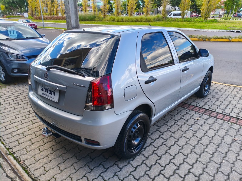 PALIO 1.0 MPI FIRE CELEBRATION ECONOMY 8V FLEX 4P MANUAL - 2013 - BOM PRINCíPIO