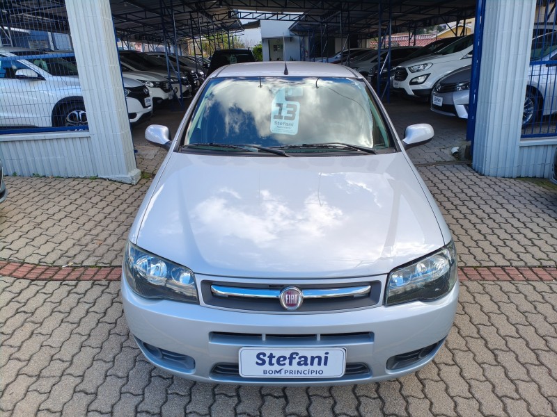PALIO 1.0 MPI FIRE CELEBRATION ECONOMY 8V FLEX 4P MANUAL - 2013 - BOM PRINCíPIO