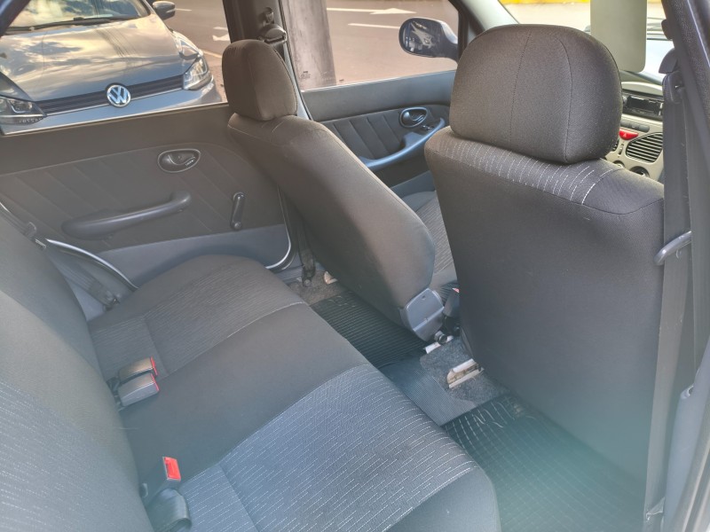PALIO 1.0 MPI FIRE CELEBRATION ECONOMY 8V FLEX 4P MANUAL - 2013 - BOM PRINCíPIO