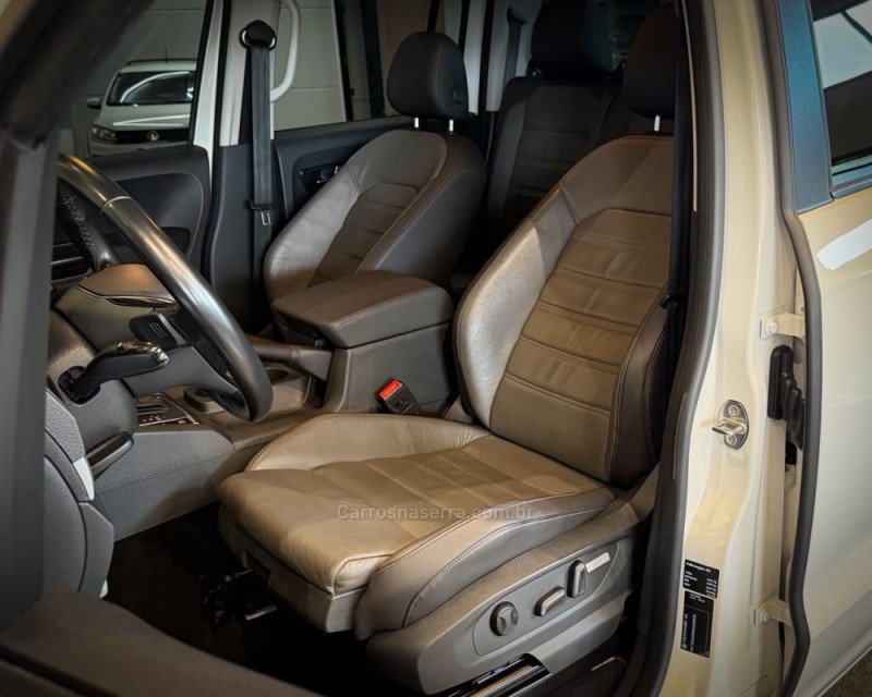 AMAROK 3.0 V6 TDI HIGHLINE CD DIESEL 4MOTION AUTOMÁTICO - 2022 - GARIBALDI