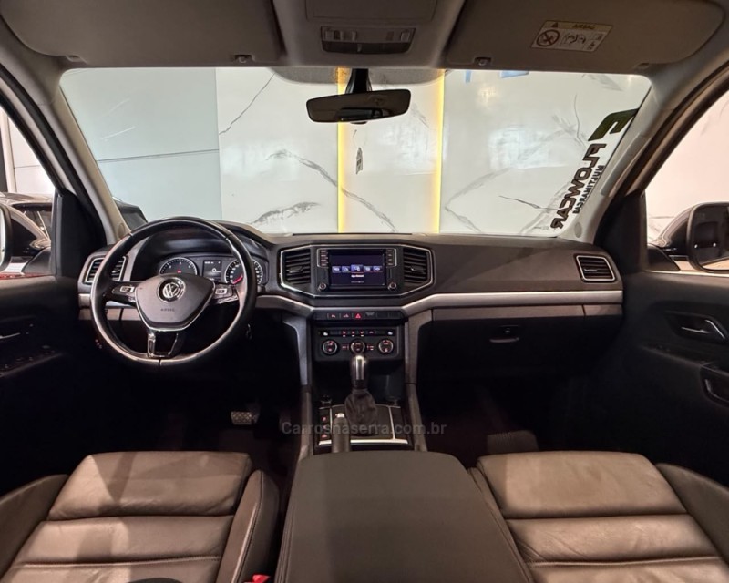 AMAROK 3.0 V6 TDI HIGHLINE CD DIESEL 4MOTION AUTOMÁTICO - 2022 - GARIBALDI