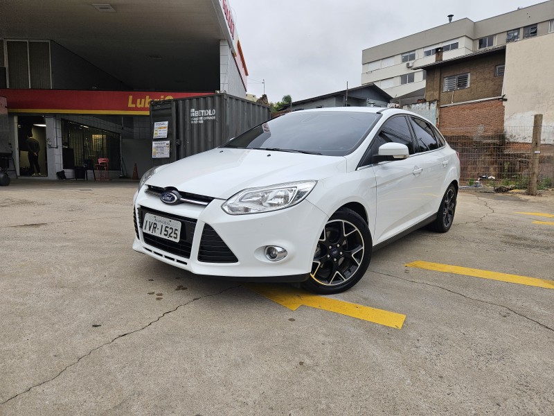 focus 2.0 titanium sedan 16v flex 4p automatico 2014 caxias do sul