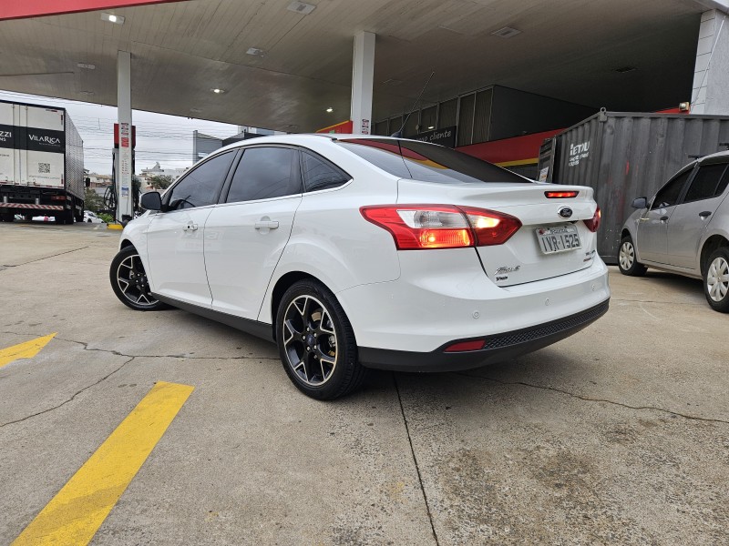 FOCUS 2.0 TITANIUM SEDAN 16V FLEX 4P AUTOMÁTICO - 2014 - CAXIAS DO SUL