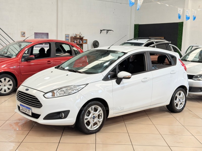 fiesta 1.6 se hatch 16v flex 4p automatico 2014 nova prata