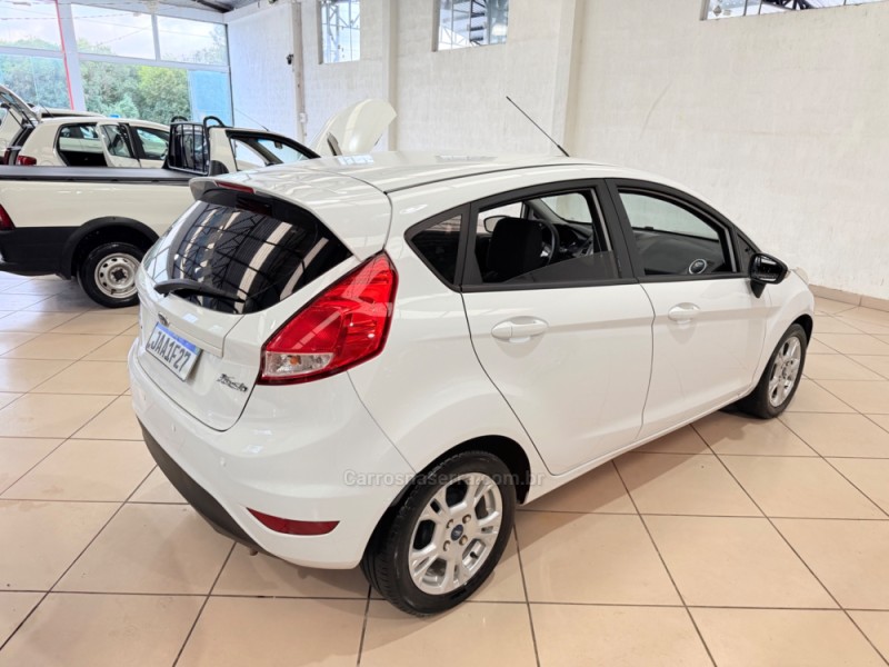 FIESTA 1.6 SE HATCH 16V FLEX 4P AUTOMÁTICO - 2014 - NOVA PRATA