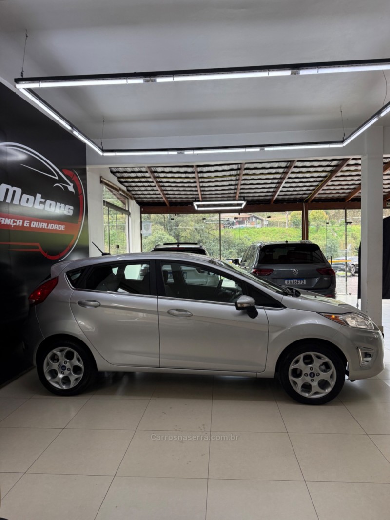FIESTA 1.6 SE HATCH 16V FLEX 4P MANUAL - 2012 - FARROUPILHA
