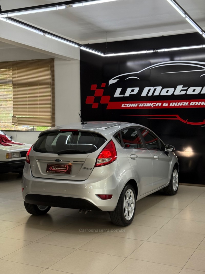 FIESTA 1.6 SE HATCH 16V FLEX 4P MANUAL - 2012 - FARROUPILHA