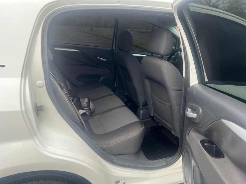 PUNTO 1.6 ESSENCE SP 16V FLEX 4P MANUAL - 2015 - BENTO GONçALVES