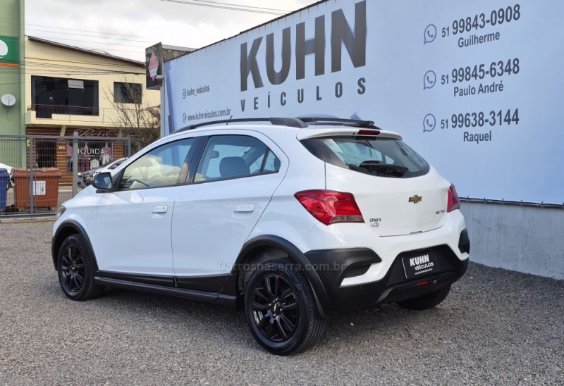 ONIX 1.4 MPFI ACTIV 8V FLEX 4P MANUAL - 2019 - SALVADOR DO SUL
