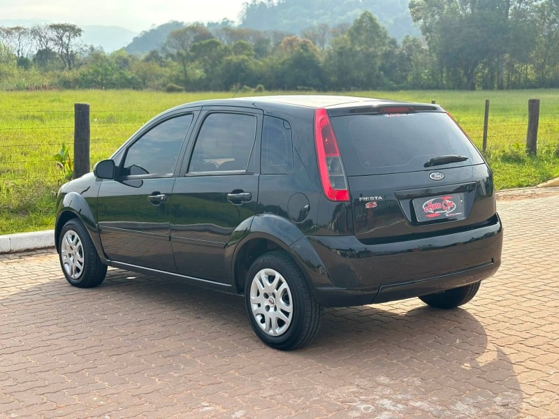 FIESTA 1.6 MPI 8V GASOLINA 4P MANUAL - 2013 - CANDELáRIA