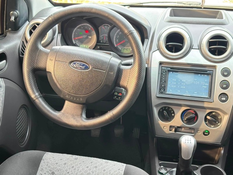 FIESTA 1.6 MPI 8V GASOLINA 4P MANUAL - 2013 - CANDELáRIA