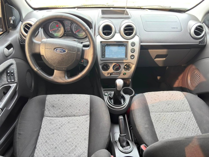 FIESTA 1.6 MPI 8V GASOLINA 4P MANUAL - 2013 - CANDELáRIA