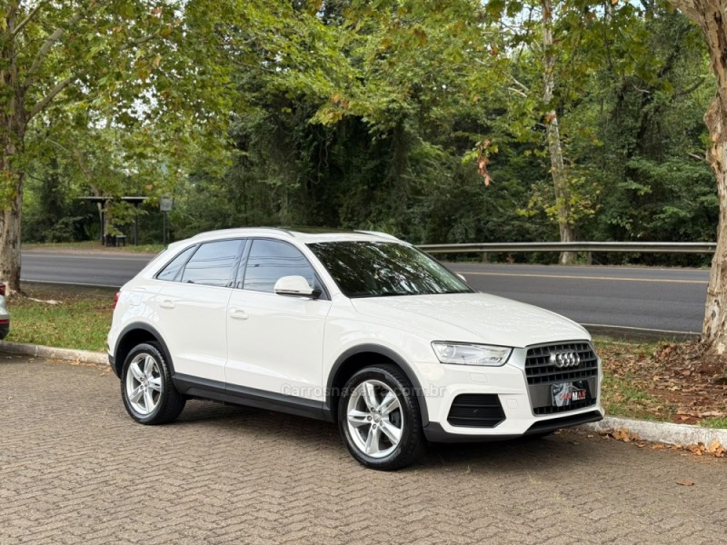 Q3 1.4 TFSI AMBITION GASOLINA 4P AUTOMÁTICA - 2017 - DOIS IRMãOS