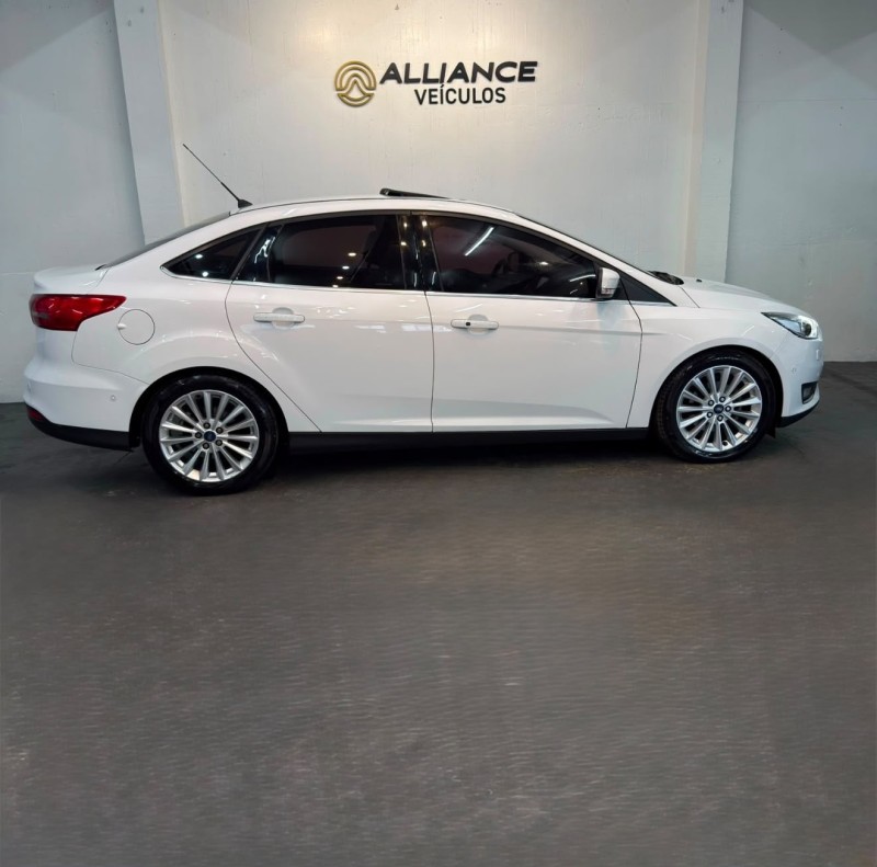 FOCUS 2.0 TITANIUM SEDAN 16V FLEX 4P AUTOMÁTICO - 2018 - CAXIAS DO SUL