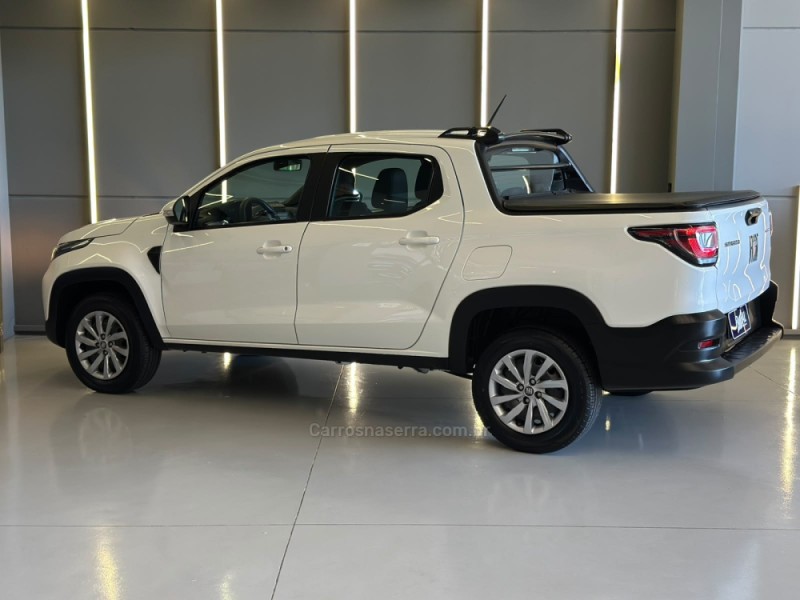 STRADA 1.3 FIRE FREEDOM 8V CD FLEX 4P MANUAL - 2025 - SAPIRANGA