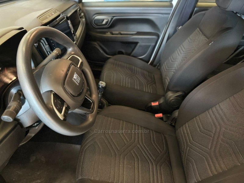 STRADA 1.3 FIRE FREEDOM 8V CD FLEX 4P MANUAL - 2025 - SAPIRANGA