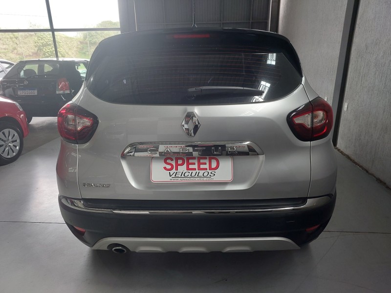 CAPTUR 1.6 16V INTENSE BOSE FLEX 4P AUTOMÁTICO - 2018 - SãO SEBASTIãO DO CAí