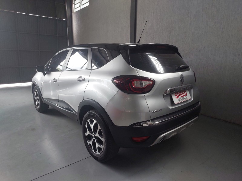 CAPTUR 1.6 16V INTENSE BOSE FLEX 4P AUTOMÁTICO - 2018 - SãO SEBASTIãO DO CAí