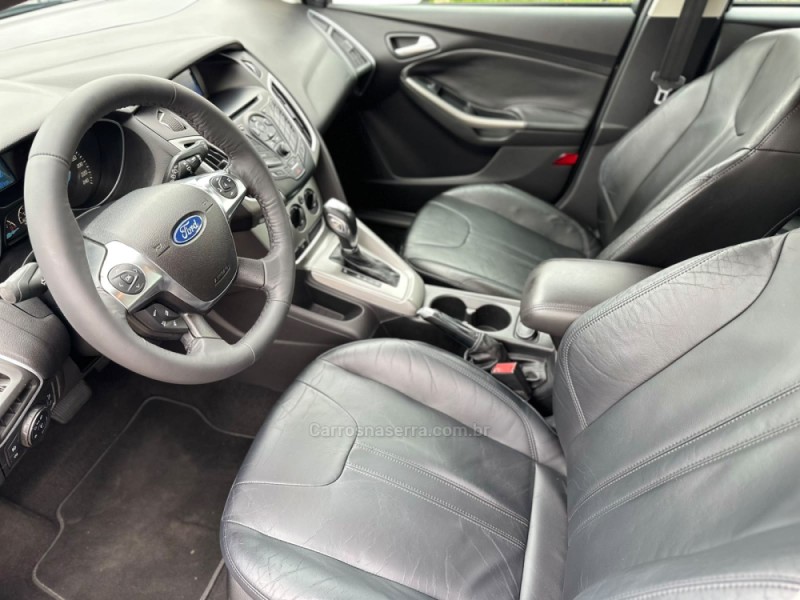 FOCUS 1.6 SE HATCH 16V FLEX 4P AUTOMÁTICO - 2017 - SAPIRANGA