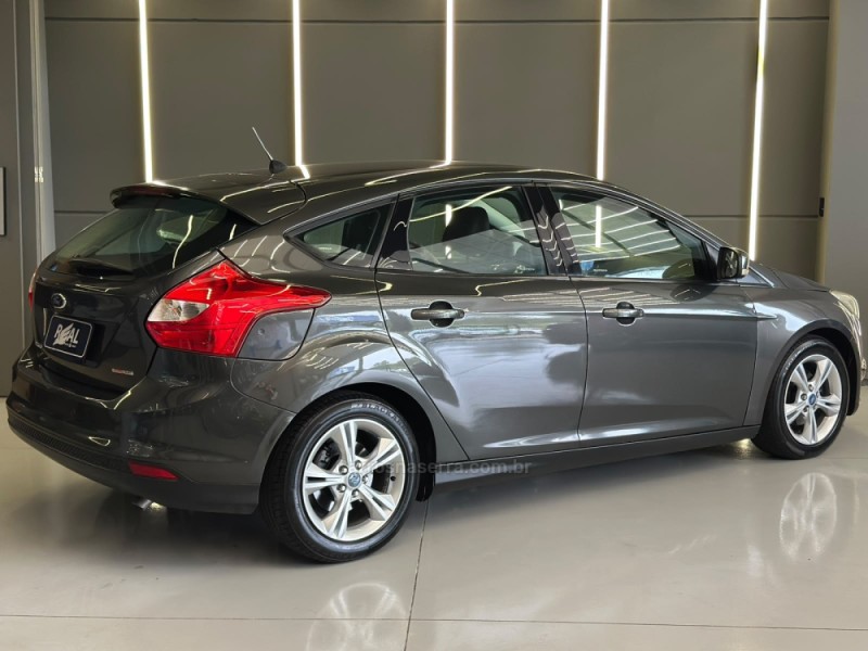 FOCUS 1.6 SE HATCH 16V FLEX 4P AUTOMÁTICO - 2017 - SAPIRANGA