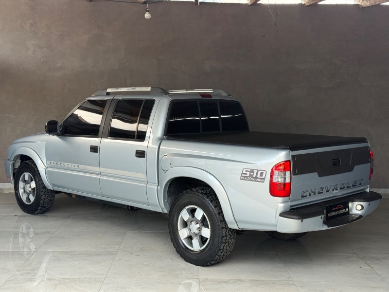 S10 2.4 MPFI EXECUTIVE 4X2 CD 8V FLEX 4P MANUAL - 2011 - CAXIAS DO SUL