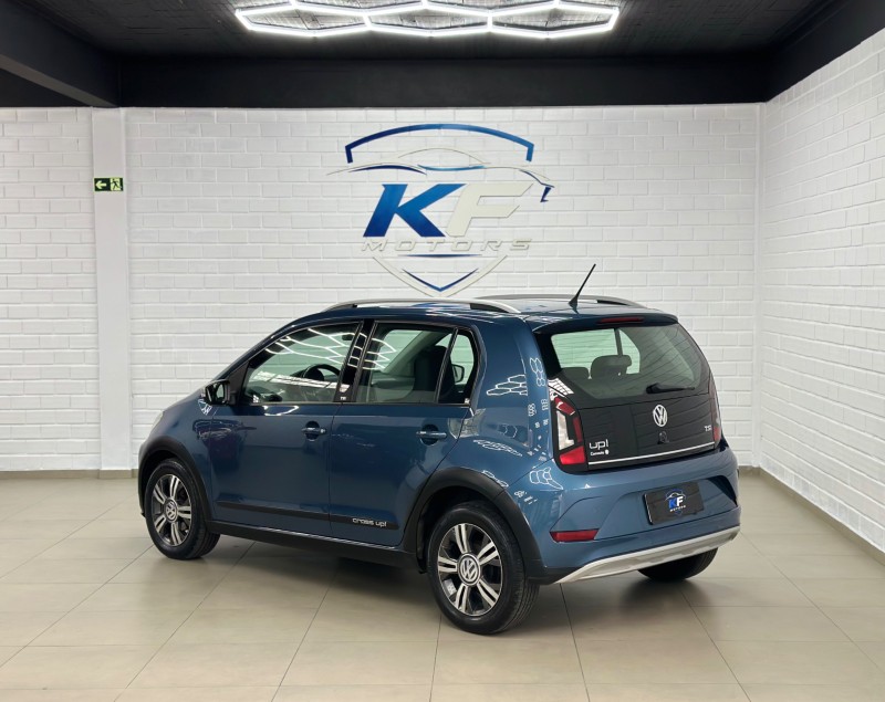 CROSS UP 1.0 TSI 12V FLEX 4P MANUAL - 2018 - NOVO HAMBURGO