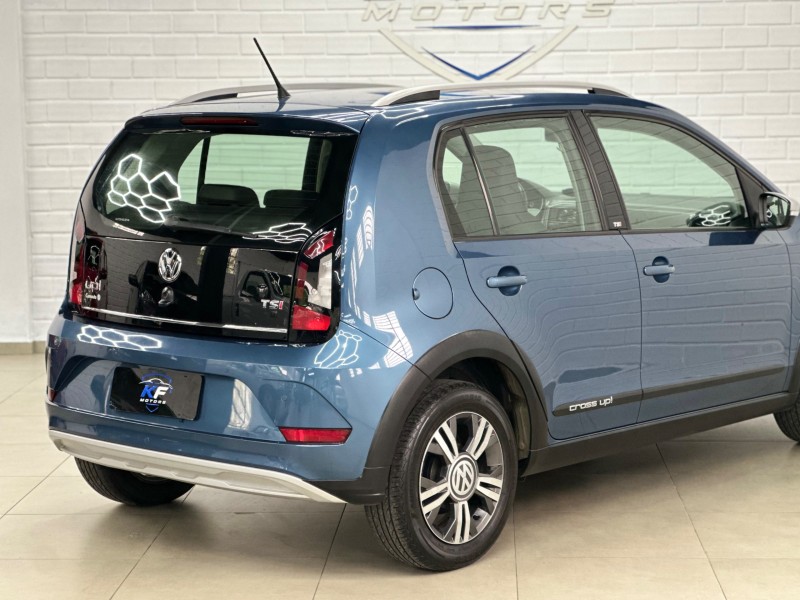 CROSS UP 1.0 TSI 12V FLEX 4P MANUAL - 2018 - NOVO HAMBURGO