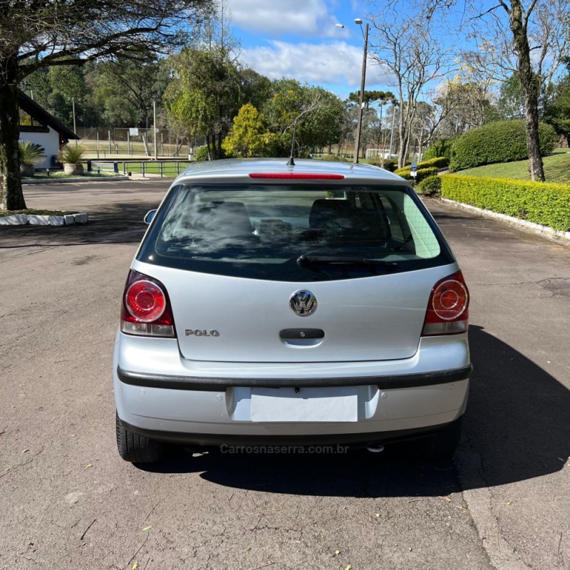 POLO 1.6 MI 8V E-FLEX 4P MANUAL - 2010 - NOVA PRATA
