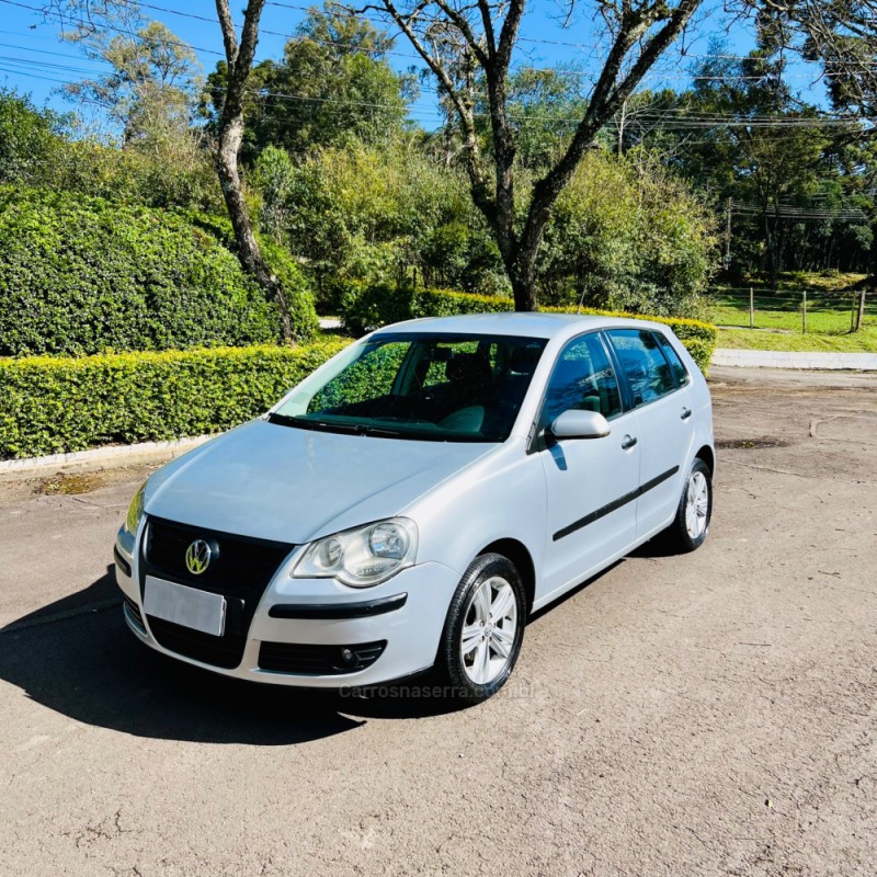 POLO 1.6 MI 8V E-FLEX 4P MANUAL - 2010 - NOVA PRATA