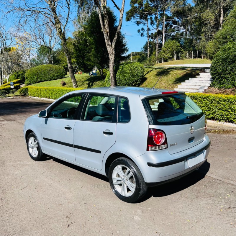 POLO 1.6 MI 8V E-FLEX 4P MANUAL - 2010 - NOVA PRATA