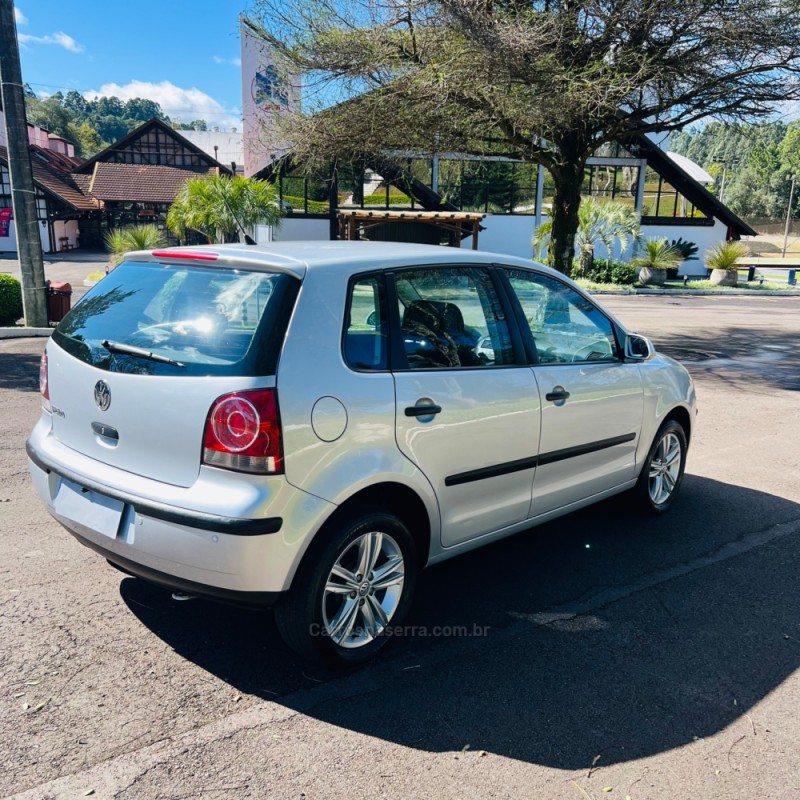 POLO 1.6 MI 8V E-FLEX 4P MANUAL - 2010 - NOVA PRATA