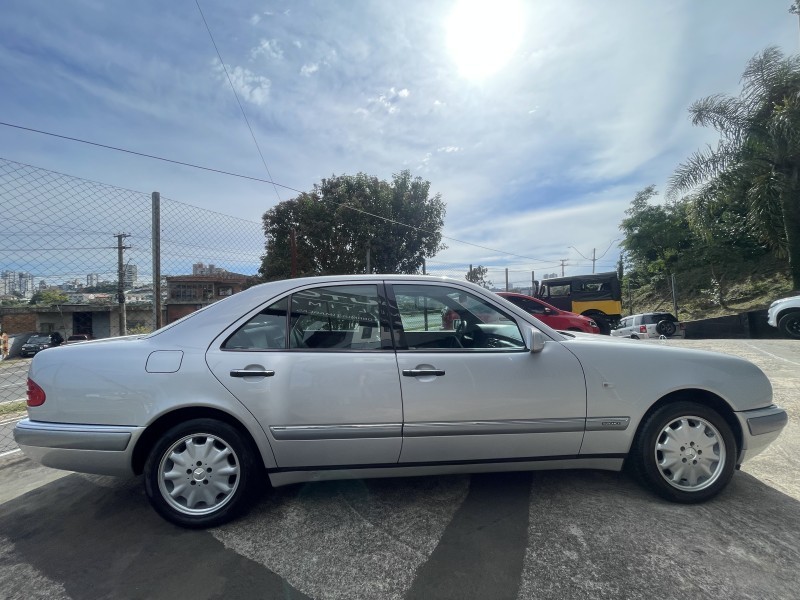 E 320 3.2 ELEGANCE V6 GASOLINA 4P AUTOMÁTICO - 1997 - CAXIAS DO SUL